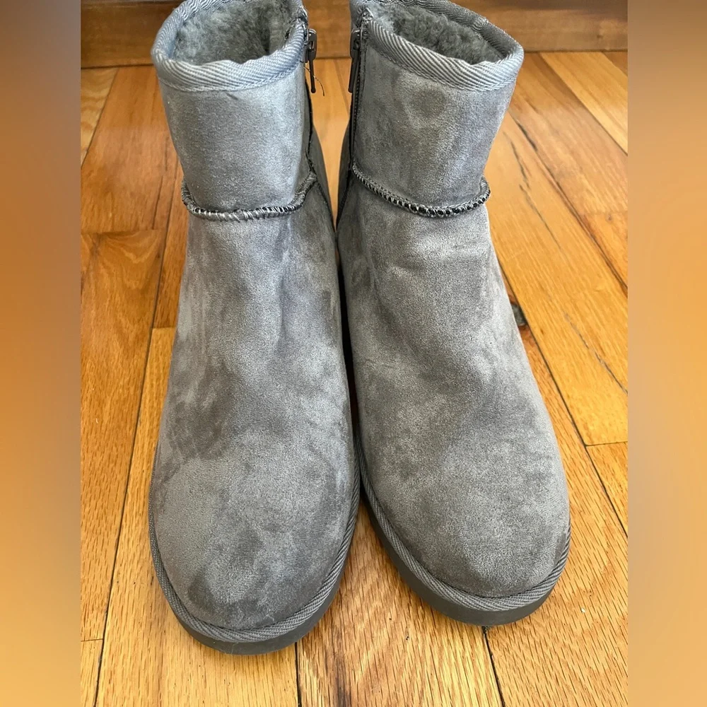 NWOT Dunes‎ Women's hidden wedge boot size 11